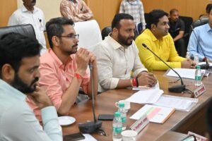 jaykumar-gore-300x200 सोलापूर जिल्ह्यात अतिवृष्टी पूरपरस्थितीमुळे झालेल्या नुकसानीचे तातडीने पंचनामे करा