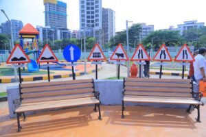 traffic-1-300x200 ' स्वर्गीय आनंद दिघे ट्रॉफिक पार्क ' राज्यातील ६० ठिकाणी उभारणार!