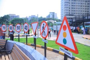 traffic-300x200 ' स्वर्गीय आनंद दिघे ट्रॉफिक पार्क ' राज्यातील ६० ठिकाणी उभारणार!