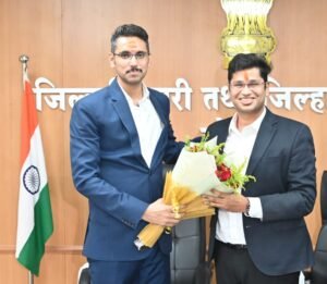 kartikeyan-collector2-e1775233394626-300x261 कार्तिकेयन एस. यांनी स्वीकारला सोलापूर जिल्हाधिकारी पदाचा कार्यभार