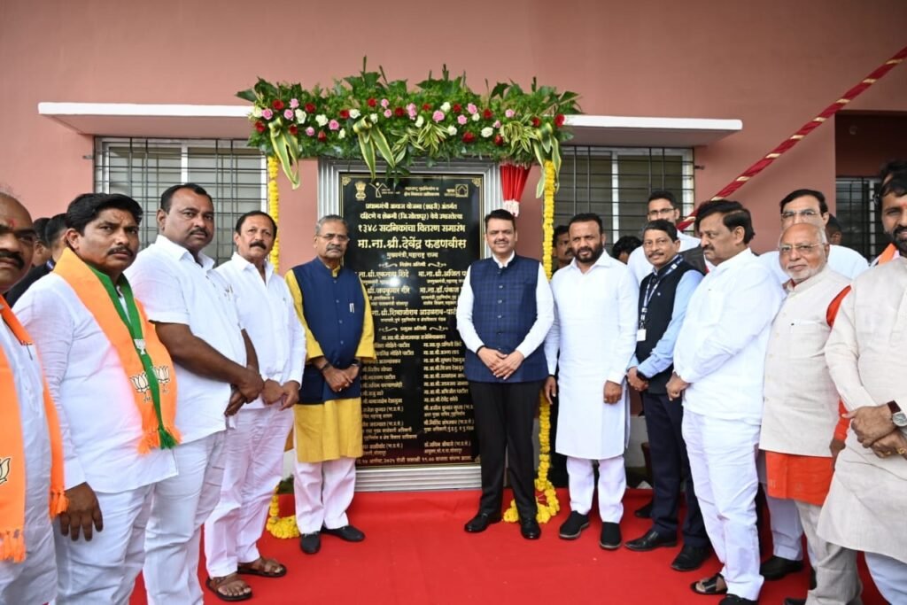 cm-4-1024x683 मराठा समाजात दीड लाख उद्योजक तयार